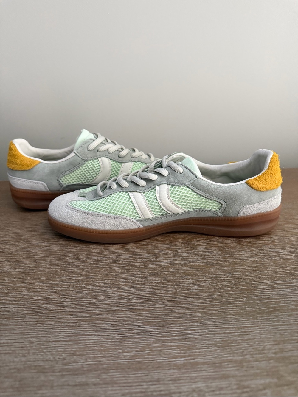 NEW Coolway Baresi Light Green Retro Sneakers Size 9
